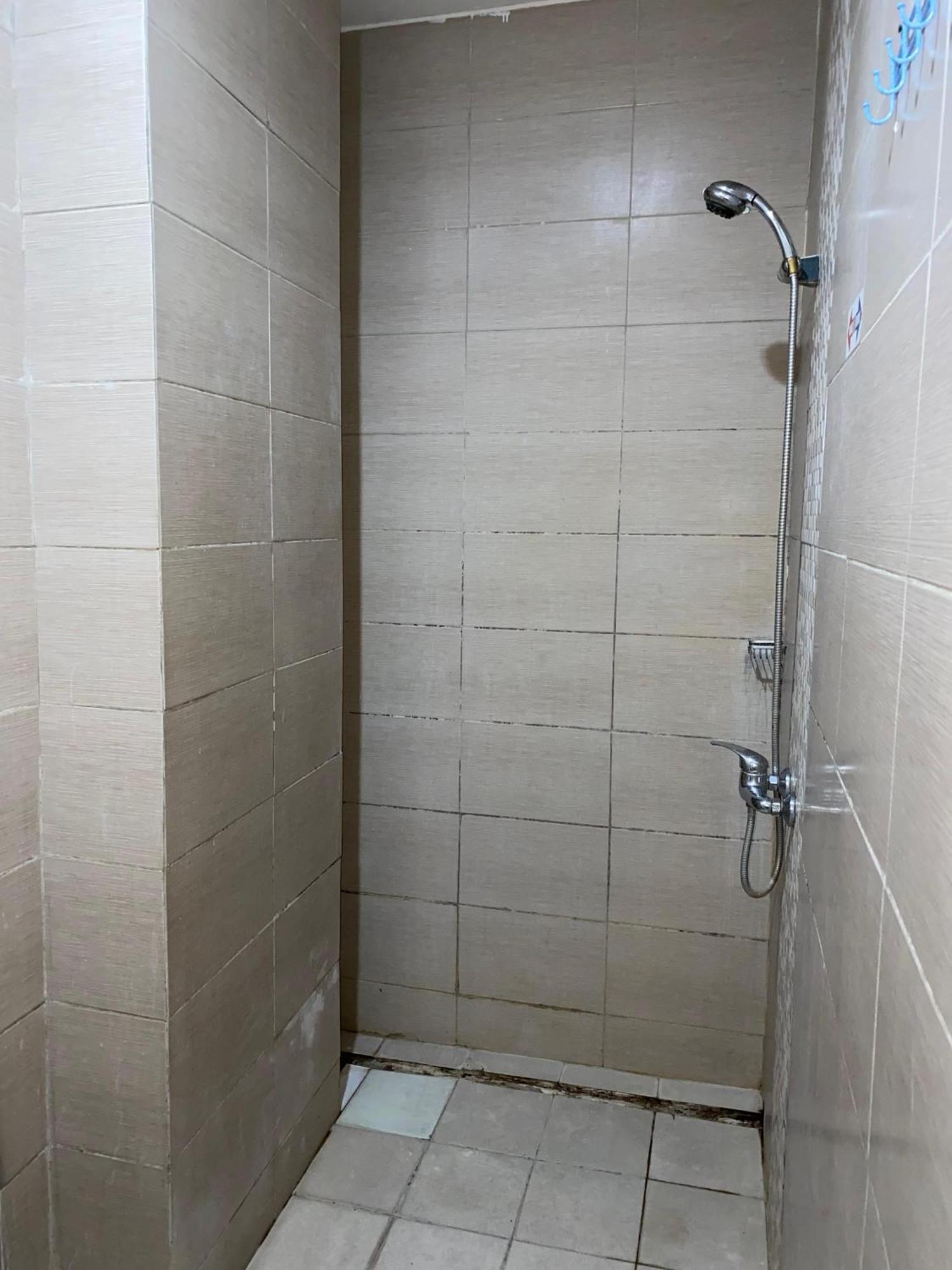 Dekost Madiun Hotel ภายนอก รูปภาพ